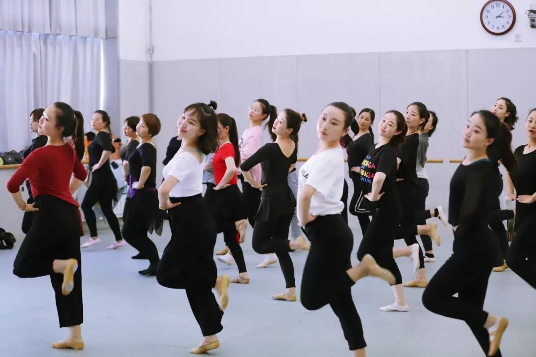 北舞邀约 | 第21期全国舞蹈教师创编与美育研修班开始报名！